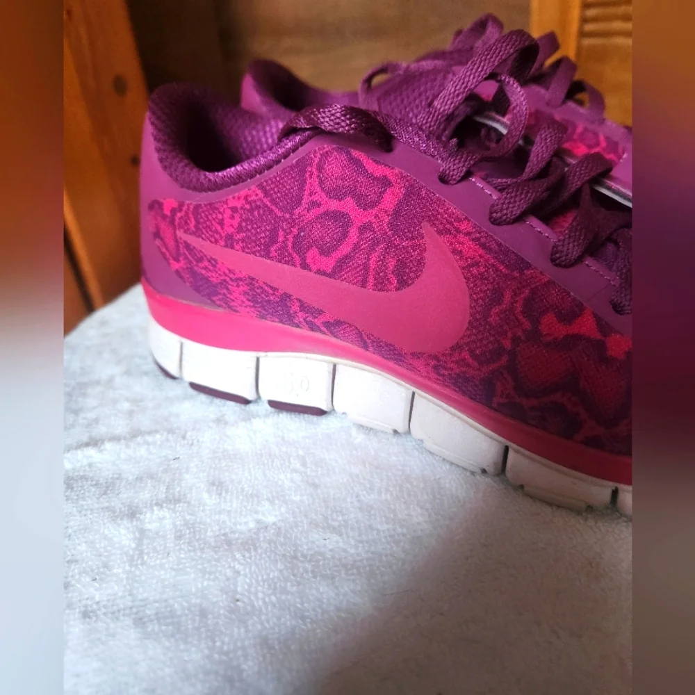 Nike Women's Free 5.0 V4 Running Athletic Shoes- Size 9.5-Mulberry - Picture 2 of 11